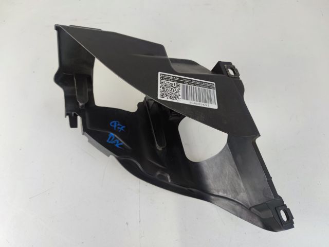 bontott AUDI Q7 Bal Fényszóró Tartó