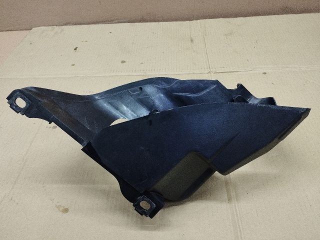 bontott AUDI Q7 Bal Fényszóró Tartó