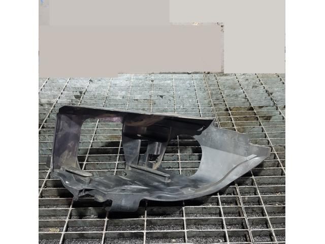 bontott AUDI Q7 Bal Fényszóró Tartó