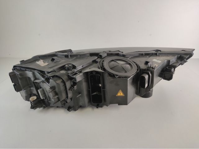 bontott AUDI Q7 Bal Fényszóró