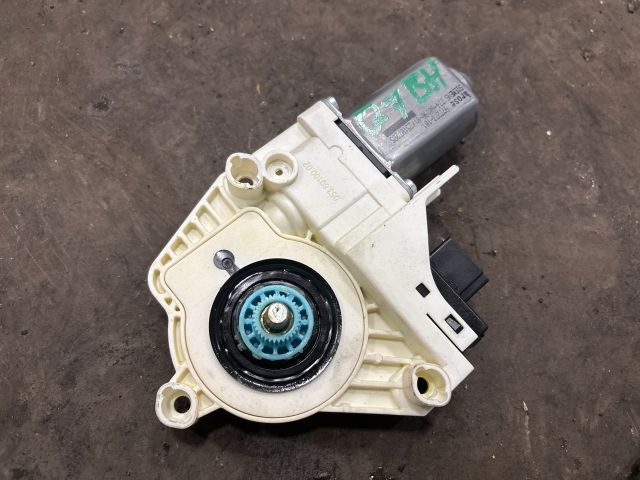 bontott AUDI Q7 Bal hátsó Ablakemelő Motor