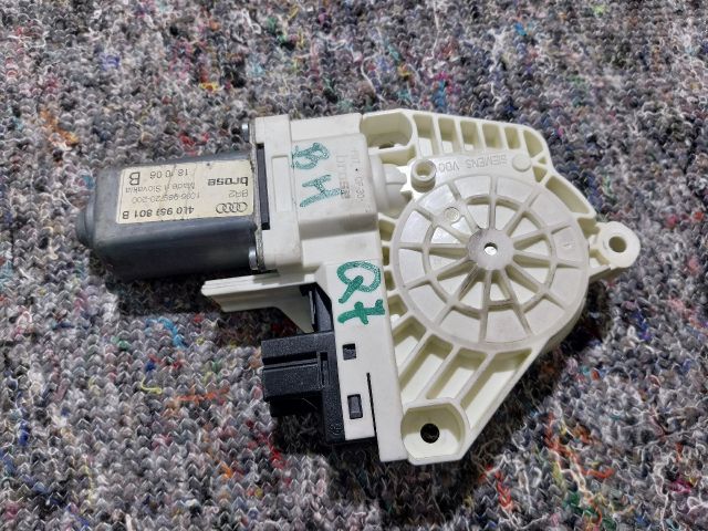 bontott AUDI Q7 Bal hátsó Ablakemelő Motor