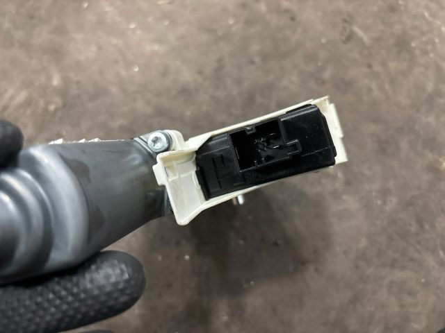 bontott AUDI Q7 Bal hátsó Ablakemelő Motor