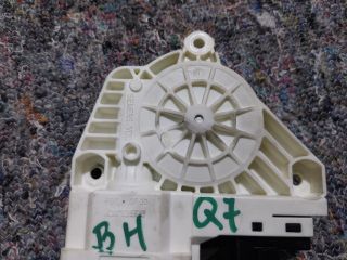bontott AUDI Q7 Bal hátsó Ablakemelő Motor