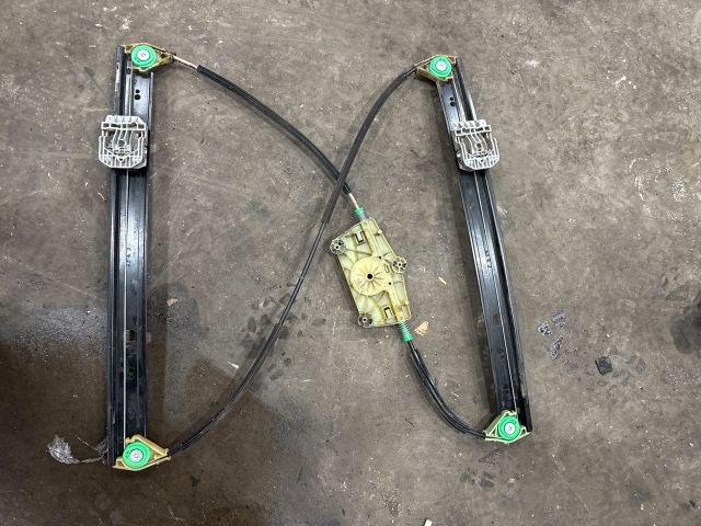 bontott AUDI Q7 Bal hátsó Ablakemelő Szerkezet (Elektromos)