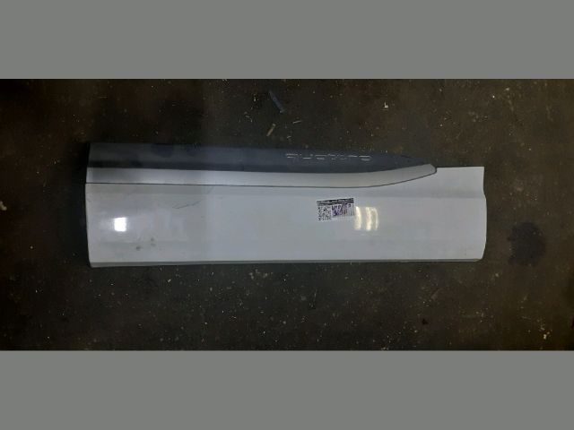 bontott AUDI Q7 Bal hátsó Ajtó Díszléc