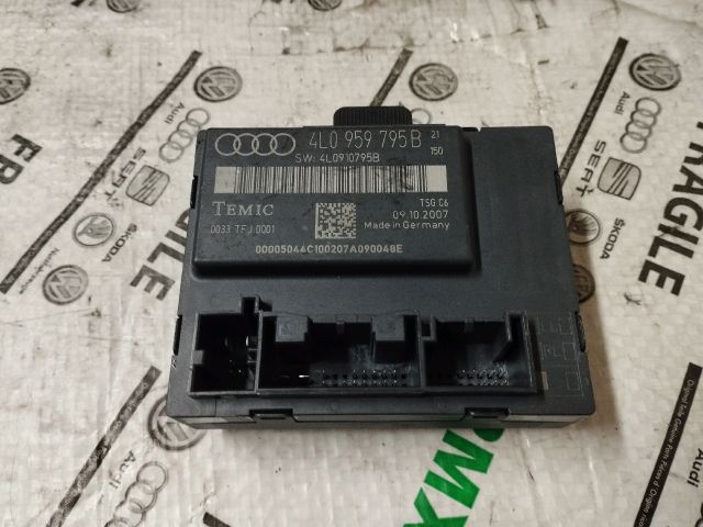 bontott AUDI Q7 Bal hátsó Ajtó Vezérlőegység