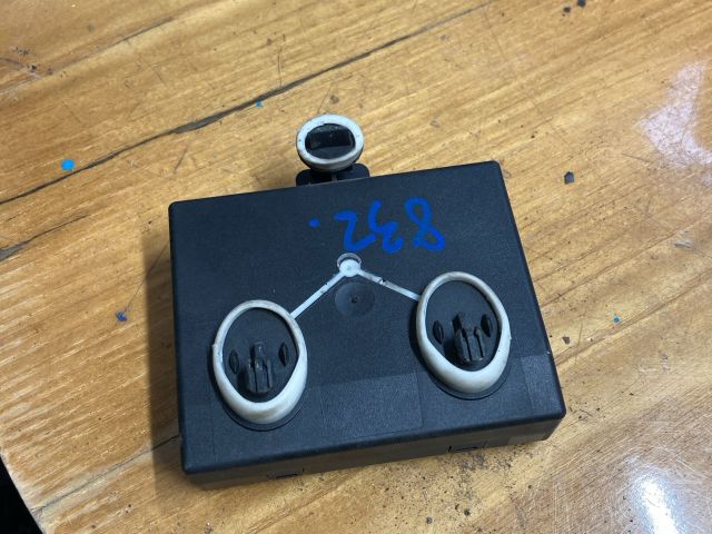 bontott AUDI Q7 Bal hátsó Ajtó Vezérlőegység