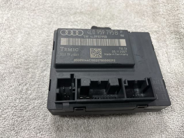 bontott AUDI Q7 Bal hátsó Ajtó Vezérlőegység