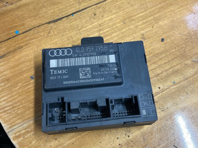 bontott AUDI Q7 Bal hátsó Ajtó Vezérlőegység