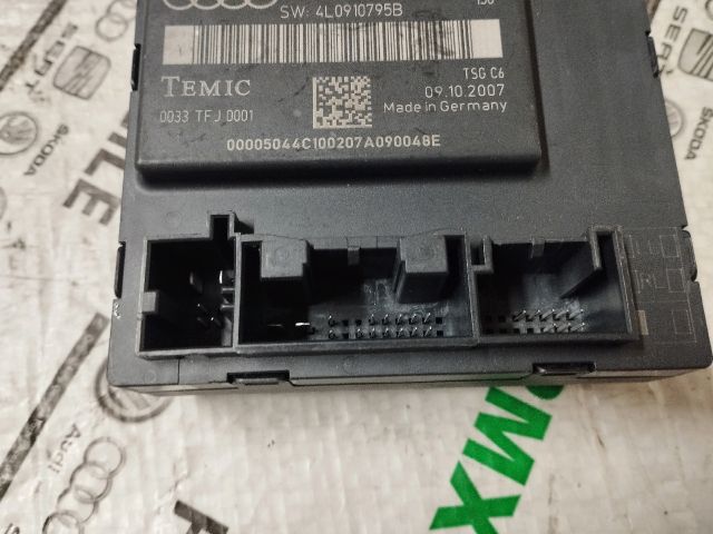 bontott AUDI Q7 Bal hátsó Ajtó Vezérlőegység