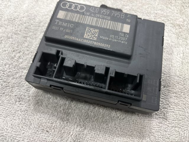 bontott AUDI Q7 Bal hátsó Ajtó Vezérlőegység