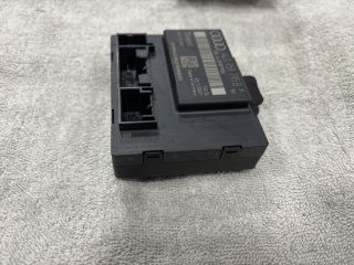 bontott AUDI Q7 Bal hátsó Ajtó Vezérlőegység