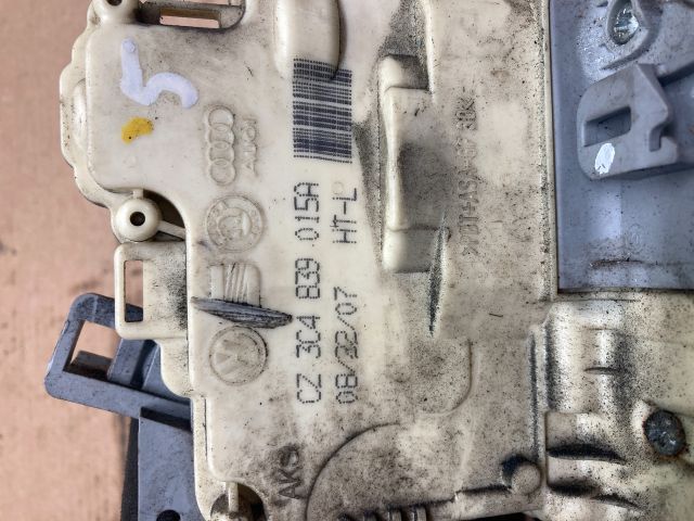 bontott AUDI Q7 Bal hátsó Ajtózár