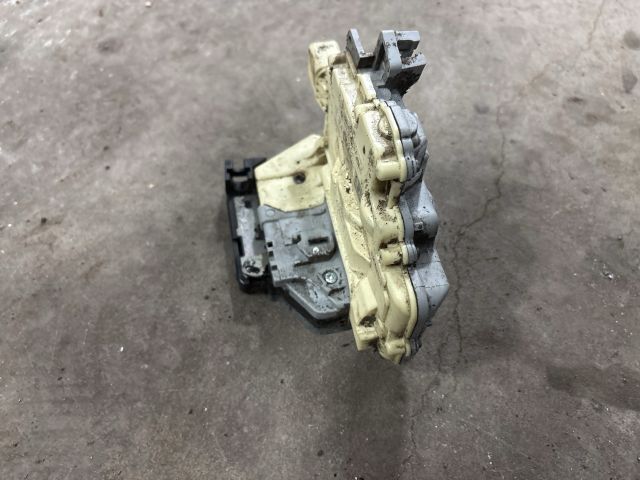 bontott AUDI Q7 Bal hátsó Ajtózár