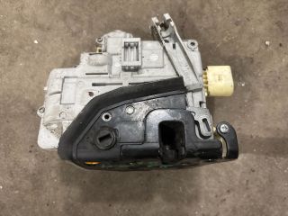 bontott AUDI Q7 Bal hátsó Ajtózár