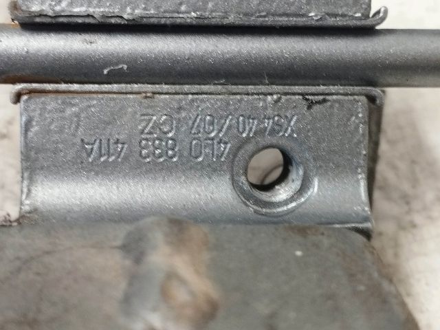 bontott AUDI Q7 Bal hátsó Alsó Zsanér