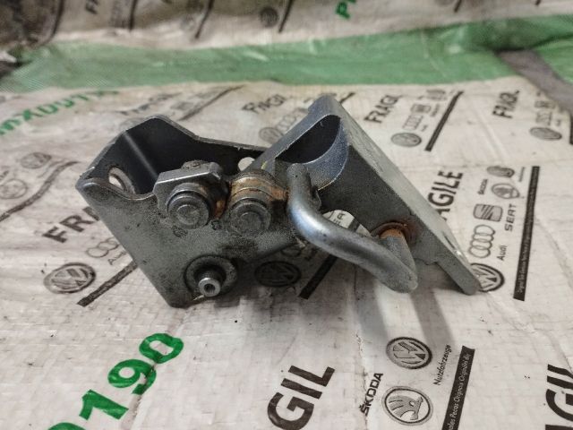 bontott AUDI Q7 Bal hátsó Alsó Zsanér