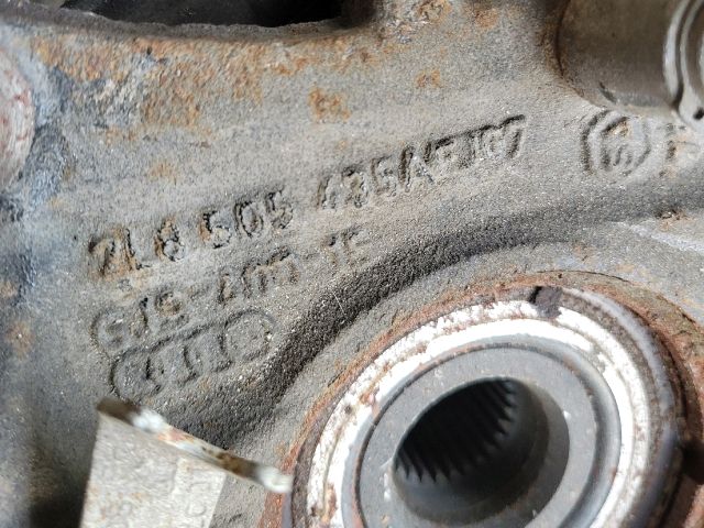 bontott AUDI Q7 Bal hátsó Csonkállvány Kerékaggyal