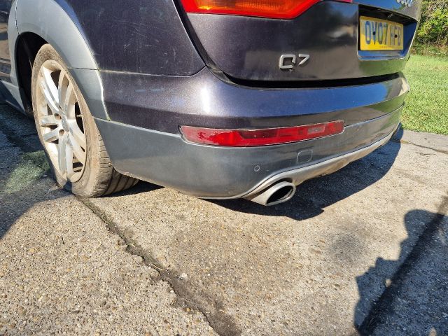 bontott AUDI Q7 Bal hátsó Csonkállvány Kerékaggyal