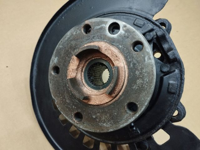 bontott AUDI Q7 Bal hátsó Csonkállvány Kerékaggyal