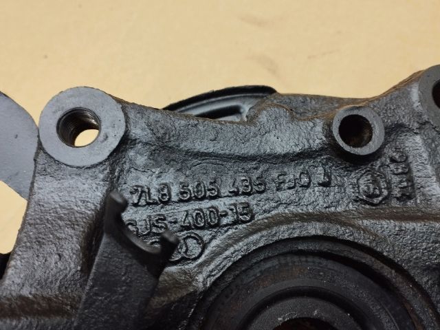 bontott AUDI Q7 Bal hátsó Csonkállvány Kerékaggyal