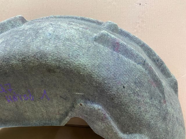 bontott AUDI Q7 Bal hátsó Dobbetét (Kerékjárati, Műanyag)