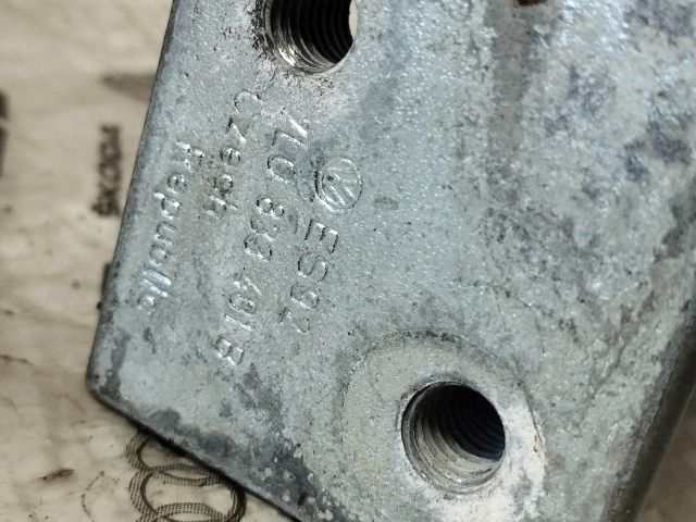 bontott AUDI Q7 Bal hátsó Felső Zsanér