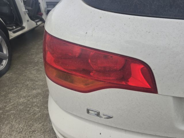 bontott AUDI Q7 Bal Hátsó Lámpa