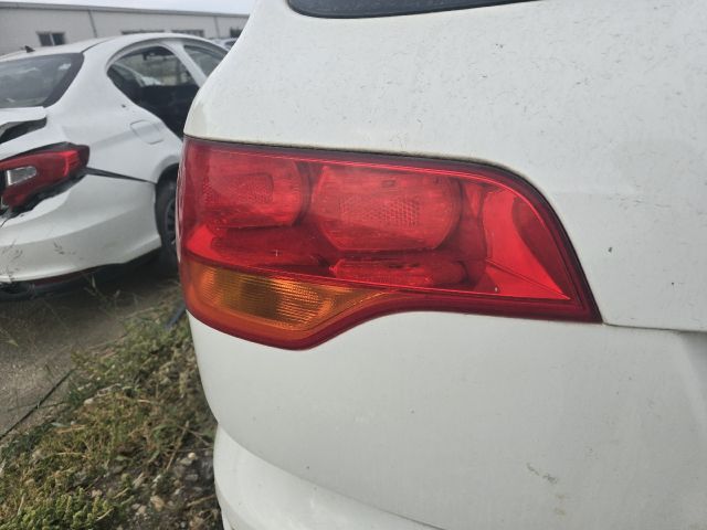 bontott AUDI Q7 Bal Hátsó Lámpa