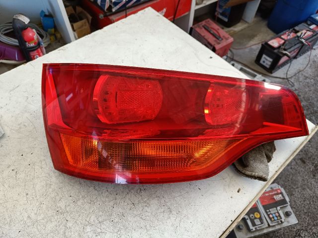bontott AUDI Q7 Bal Hátsó Lámpa
