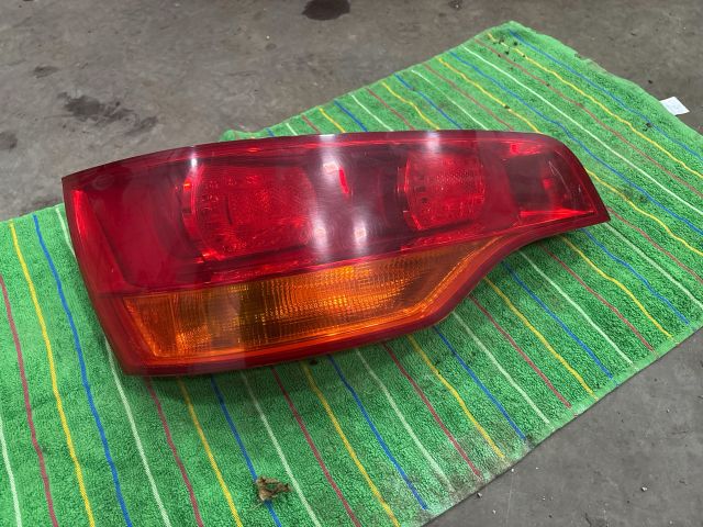 bontott AUDI Q7 Bal Hátsó Lámpa