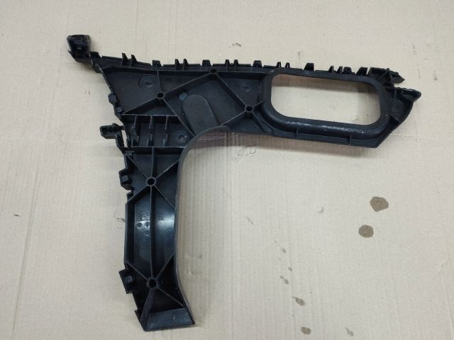 bontott AUDI Q7 Bal hátsó Oldal Lökhárító Tartó (Műanyag)