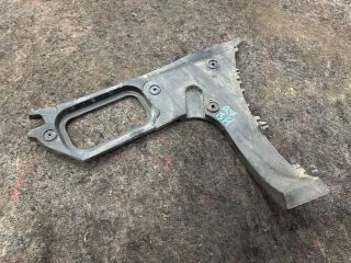 bontott AUDI Q7 Bal hátsó Oldal Lökhárító Tartó (Műanyag)