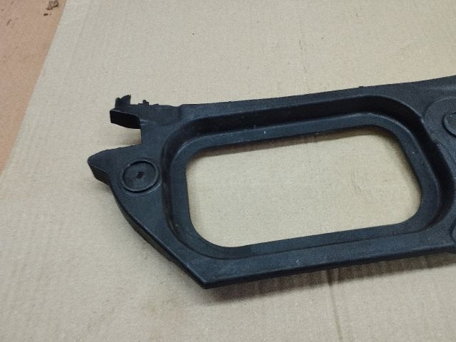 bontott AUDI Q7 Bal hátsó Oldal Lökhárító Tartó (Műanyag)