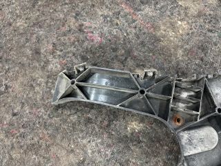 bontott AUDI Q7 Bal hátsó Oldal Lökhárító Tartó (Műanyag)