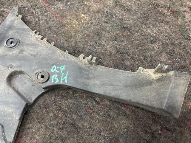 bontott AUDI Q7 Bal hátsó Oldal Lökhárító Tartó (Műanyag)