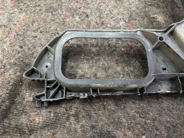 bontott AUDI Q7 Bal hátsó Oldal Lökhárító Tartó (Műanyag)