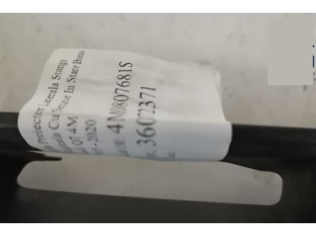 bontott AUDI Q7 Bal Ködlámpa Rács