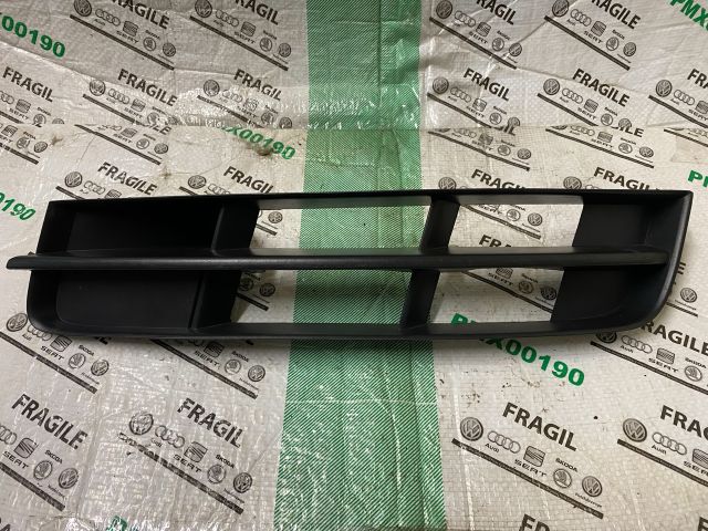 bontott AUDI Q7 Bal Ködlámpa Rács