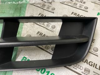 bontott AUDI Q7 Bal Ködlámpa Rács