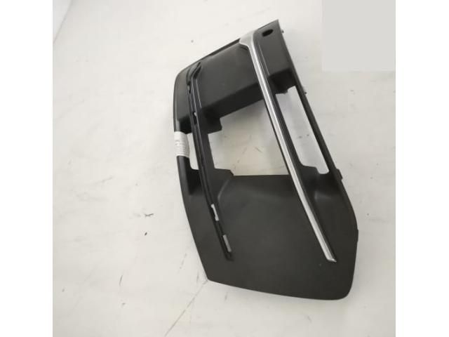 bontott AUDI Q7 Bal Ködlámpa Rács