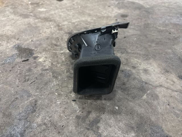 bontott AUDI Q7 Bal Szellőző