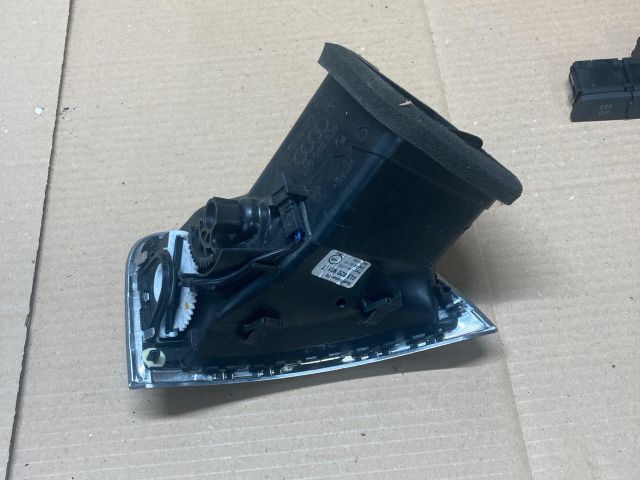 bontott AUDI Q7 Bal Szellőző