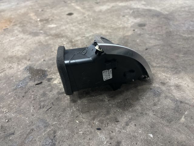 bontott AUDI Q7 Bal Szellőző