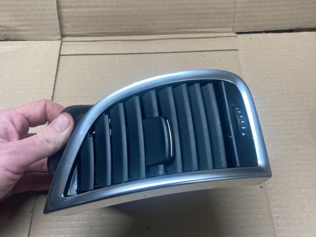 bontott AUDI Q7 Bal Szellőző