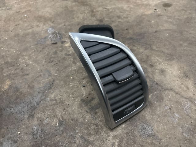 bontott AUDI Q7 Bal Szellőző