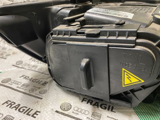 bontott AUDI Q7 Bal Xenon Fényszóró