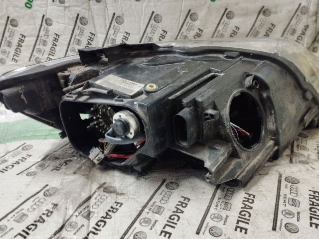 bontott AUDI Q7 Bal Xenon Fényszóró