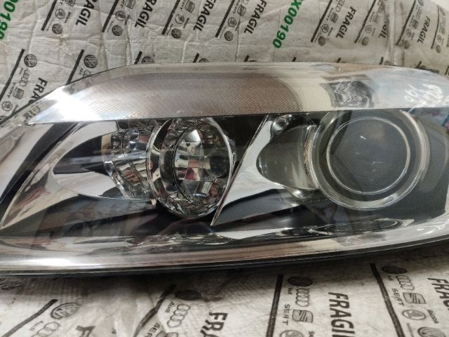 bontott AUDI Q7 Bal Xenon Fényszóró
